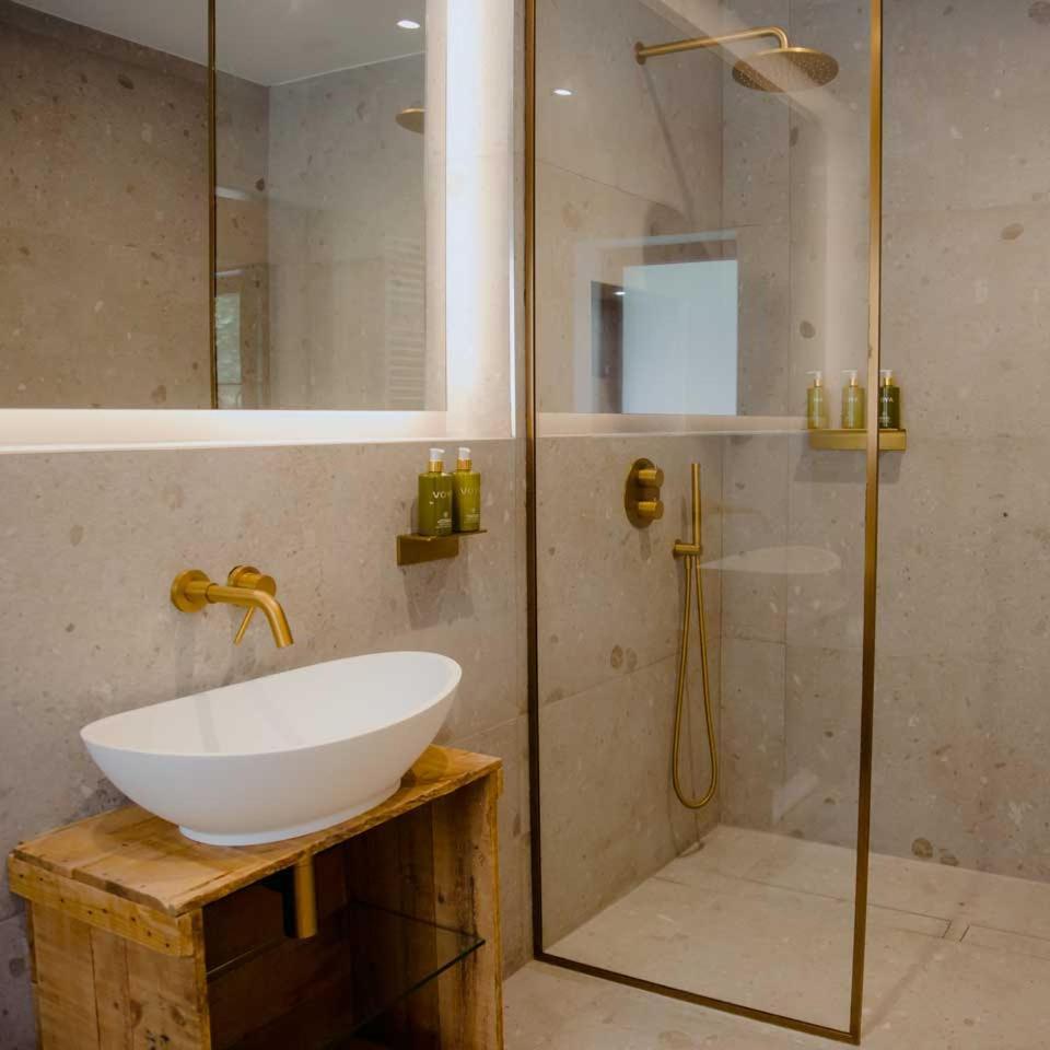 The Deerstone Luxury Eco Hideaway Villa Laragh Room photo